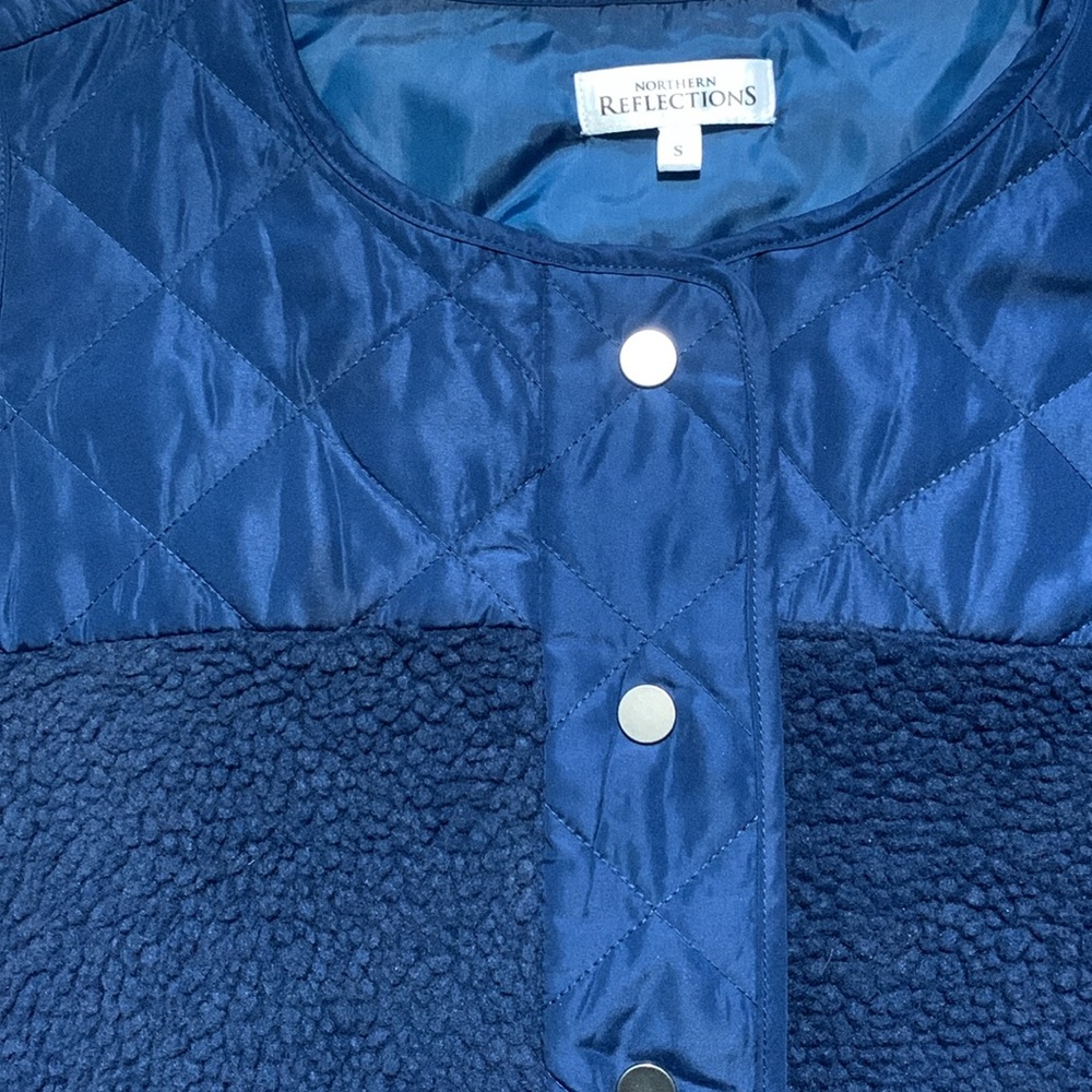Northern Reflections Navy Quilted Sherpa Vest - Picture 17 of 17